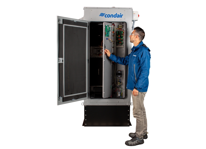 GS outdoor humidifier with technician