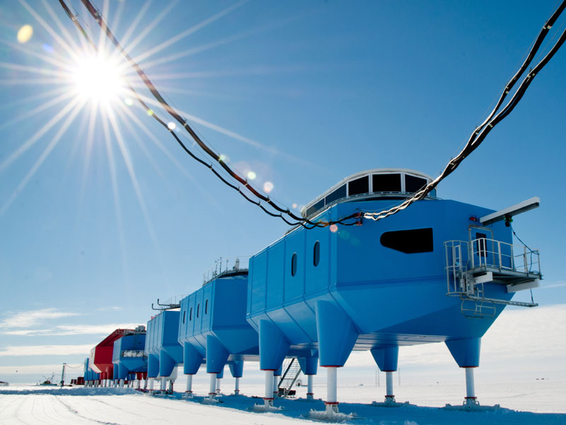 Humidification on the Brunt Ice Shelf, Antarctica